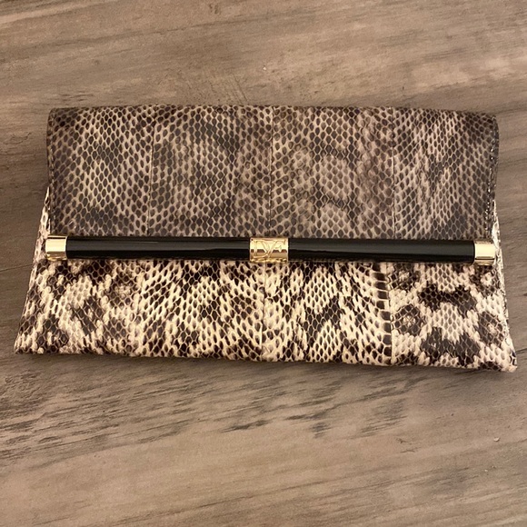 DVF Snakeskin clutch - Picture 2 of 8